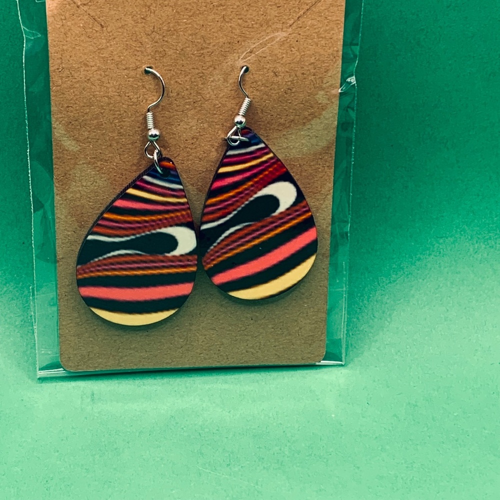 Earrings - Picture 14 of 16